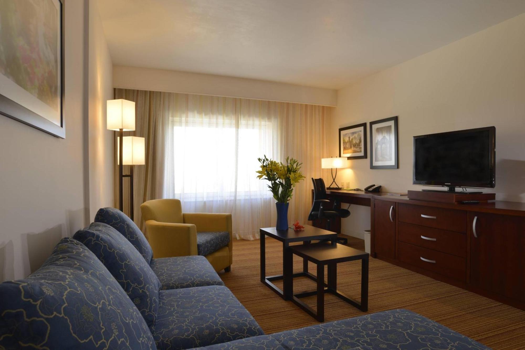 Courtyard Toluca Tollocan Εξωτερικό φωτογραφία