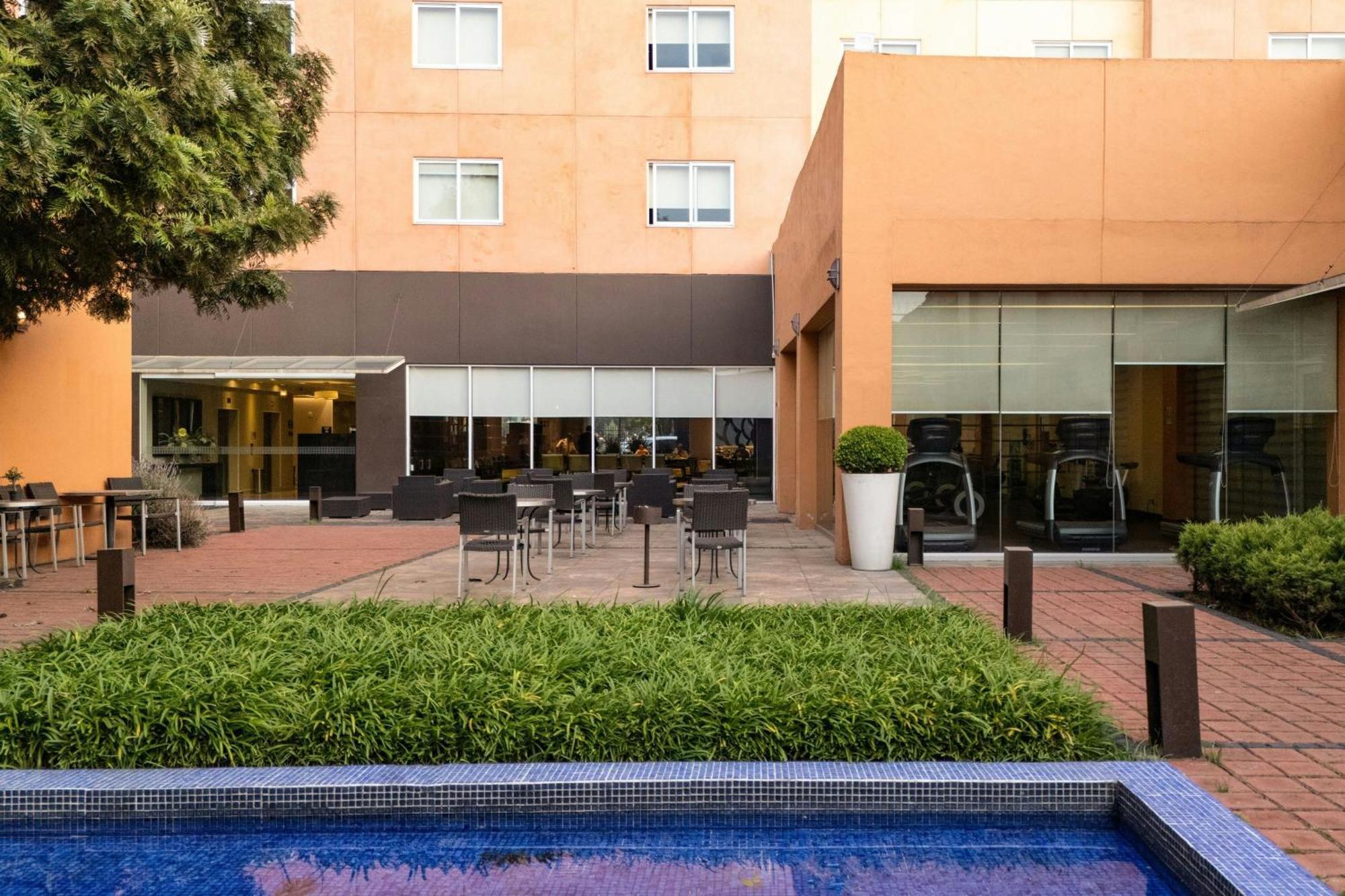 Courtyard Toluca Tollocan Εξωτερικό φωτογραφία