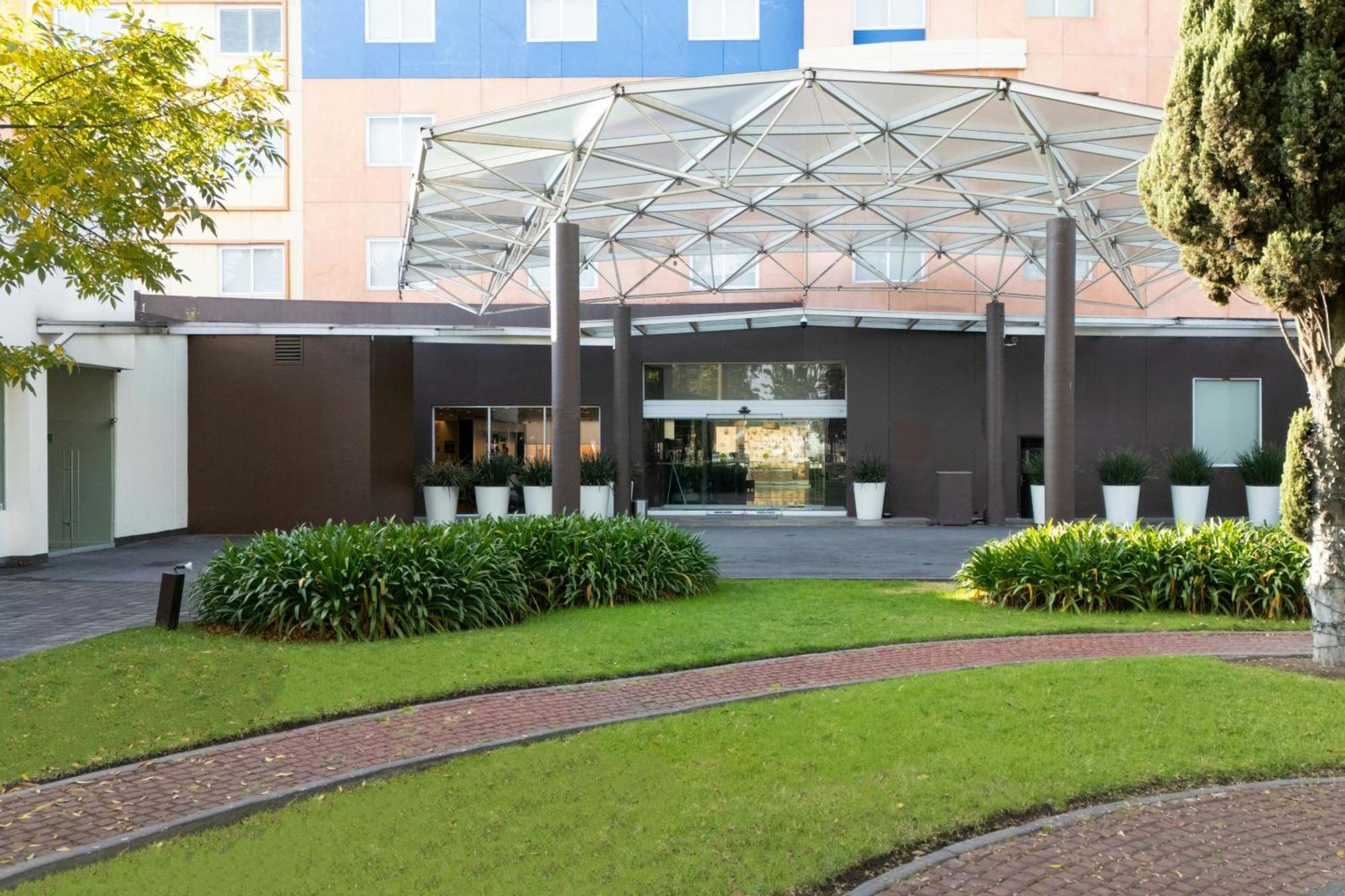 Courtyard Toluca Tollocan Εξωτερικό φωτογραφία